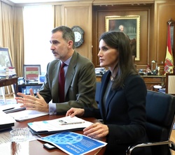 Don Felipe y Doña Letizia en el transcurso de la videoconferencia con CEHAT